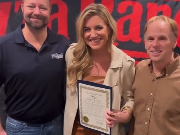 Morgan Myles in Pizza Ranch