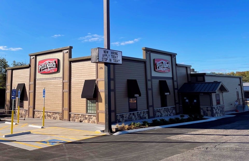 Exterior photo of the Hendersonville Pizza Ranch Building